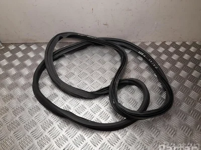 Hyundai 667 Bayon 2022 Joint d'étanchéité de porte Right Rear - Image 1