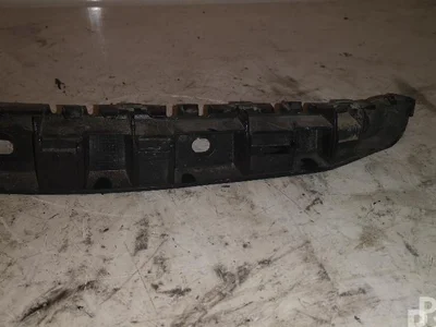 Škoda YETI (5L) 2015 Support pour pare-chocs - Image 1