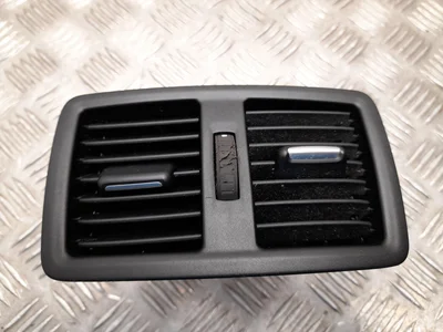 BMW 9292742 X1 (F48) 2018 Évent Central - Image 1