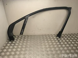 BMW 9490363 2 U06 Active Tourer 2022 Pokrywa ramy okna z lewej z przodu