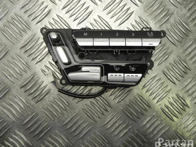 Mercedes-Benz A 221 870 18 51 / A2218701851 S-CLASS (W221) 2006 Switch for seat adjustment - Image 1