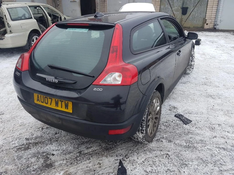 VOLVO C30 JUODA - Photo 3