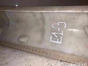 Volvo 30721138 XC60 2010 Cubierta, Soporte -B (intermedia)