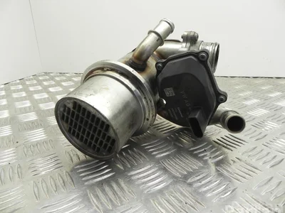 Volkswagen 04L131512BQ, 04L131501M PASSAT Variant (3G5) 2017 Refroidisseur - Image 1