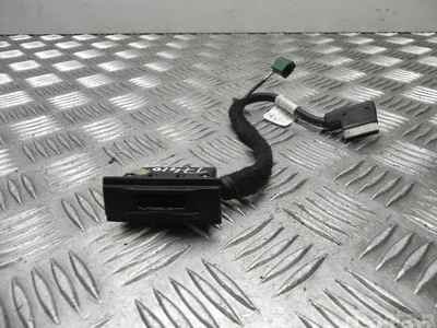 Mercedes-Benz A 231 827 00 26 / A2318270026 VITO Bus (W639) 2013 Périphérique d'entrée - Image 1