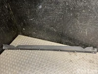 Tesla 1932568-00-B / 193256800B Model Y 2025 Side member trim left side