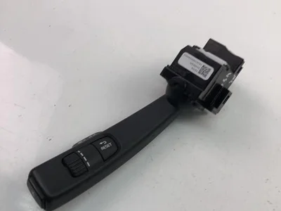 Volvo 31456045 V40 Наклонная задняя часть 2017 Комбинированный переключатель подрулевой - Изображение 1