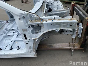 Renault MEGANE E 2023 Четверть машина спереди справа