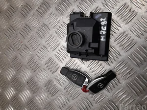 Mercedes-Benz A2059007121 C-CLASS T-Model (S205) 2015 cylindre de serrure pour allumage