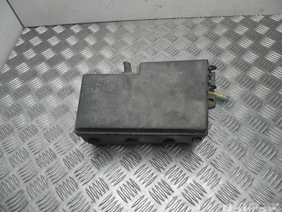 Ford BM5T 14K733 CHA / BM5T14K733CHA FOCUS III 2013 Boîte à fusibles - Image 1