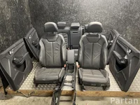 Audi Q3 (F3B) 2025 Sėdynių komplektas Durų panelė Porankis