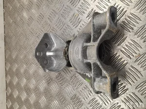 Ford FT766F012AB TRANSIT COURIER Kombi 2018 Support moteur