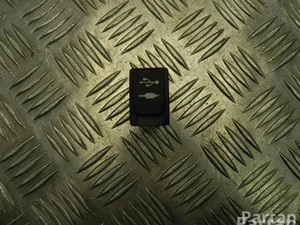 Toyota 86190-0D030 / 861900D030 AURIS (_E18_) 2013 Périphérique d'entrée