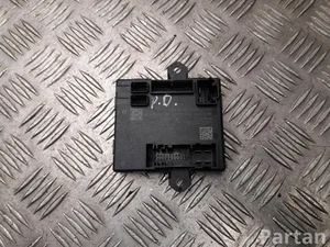 BMW 5 A6B F05 / 5A6BF05 2 U06 Active Tourer 2022 Control unit for door Right Front