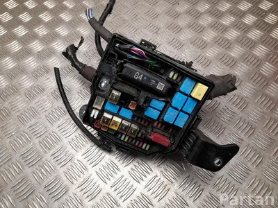 Toyota 82644-K0050, 7152-3W / 82644K0050, 71523W Yaris Cross XP210 2022 Boîte à fusibles - Image 1