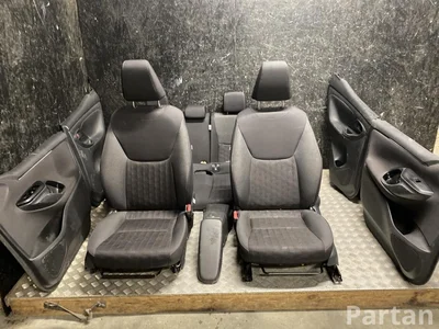 Toyota Yaris P210 2024 Set siège Panneau de porte Accoudoir - Image 1