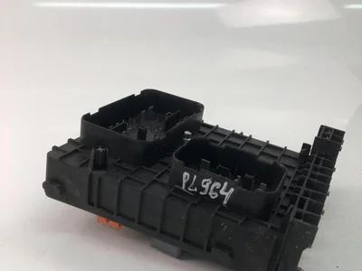 Volkswagen 1K0937124K GOLF V (1K1) 2008 Fuse Box - Image 1