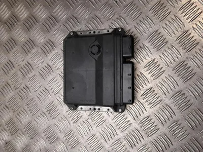 Toyota 89661-05L70 / 8966105L70 AVENSIS Estate (_T27_) 2014 Unité de contrôle moteur - Image 1