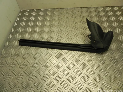 Mercedes-Benz A 231 673 01 65 / A2316730165 SL (R231) 2015 Joint d'étanchéité de porte - Image 1