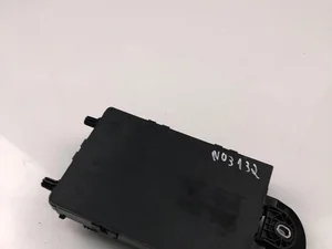 Volvo 32209198 XC90 II 2018 Caja de fusibles