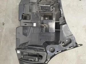 BMW 5A35D83 1 (F70) 2025 Soporte del parachoques Left Rear