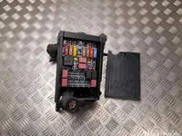 Jeep 52027004 RENEGADE Closed Off-Road Vehicle (BU) 2016 Boîte à fusibles