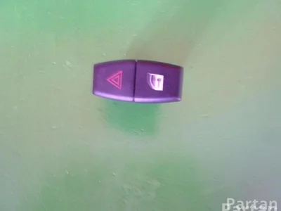 BMW 61316919506, 6 919 506 / 61316919506, 6919506 X3 (E83) 2005 Éclairage d'urgence / interrupteur de danger - Image 1