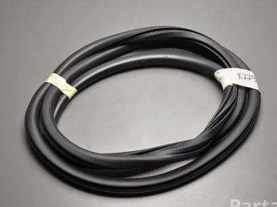 Peugeot 308 SW II 2017 Joint d'étanchéité de porte Left Front - Image 1