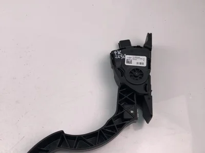 Volvo 31280597 V40 Hatchback 2014 Accelerator Pedal - Image 1
