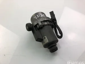 Audi 8E0927317D A8 (4H_) 2009 Pompe à vacuum