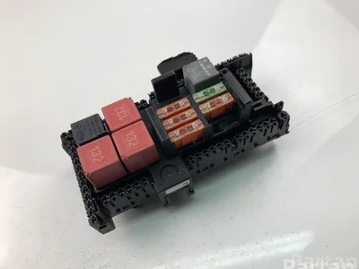 Mercedes-Benz A2059068501 C-CLASS (W205) 2016 Caja de fusibles - Imagen 1