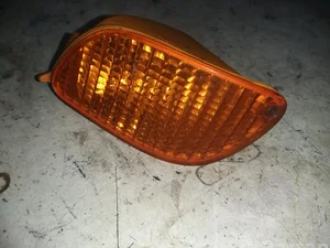 Ford XS4X 13369 A / XS4X13369A FOCUS Saloon (DFW) 2000 Clignotant