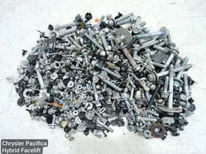 Chrysler Pacifica 2021 Boulon complect