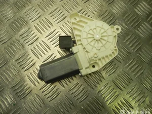 Mercedes-Benz A 000 906 61 06 / A0009066106 C-CLASS Coupe (C205) 2016 Moteur de lève-vitre Left Front