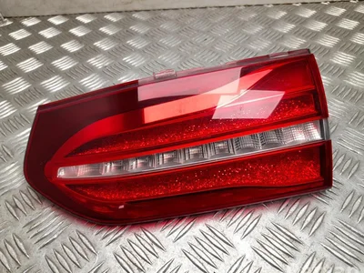 Mercedes-Benz A 213 906 96 00 / A2139069600 E-CLASS T-Model (S213) 2019 Feu arrière - Image 1