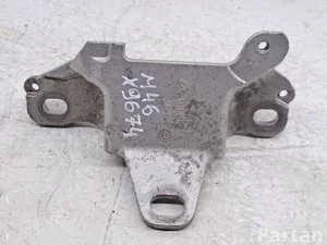 Mazda CX-30 DM 2025 Suspensión del motor