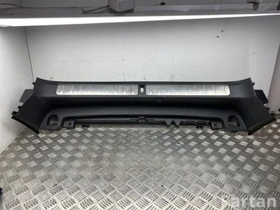 BMW 7424561 X4 (G02) 2019 Panelė bagažinės spynos kilpos - Nuotrauka 1