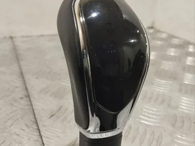 Maserati QUATTROPORTE VI 2014 Bouton de levier de vitesse - Image 1