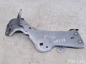 Mazda CX-30 DM 2025 Кронштейн для Крыла 