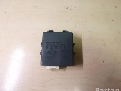 Toyota 85970-52050 / 8597052050 YARIS (_P13_) 2014 Unité de commande pour porte Right Rear Left Rear Left Front Right Front - Image 1