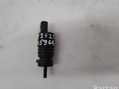 BMW X3 (F25) 2017 Pompe lave-glace - Image 1