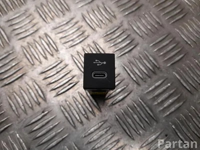 Toyota 86190-0H010 / 861900H010 AYGO X (_B7_) 2025 Input device USB - Image 1