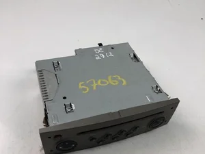 Renault 8200550823 SCÉNIC II (JM0/1_) 2007 CD-Radio