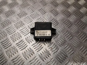 Mercedes-Benz 0025454132 S-CLASS (C126 Coupe) 1980 Unités de contrôle