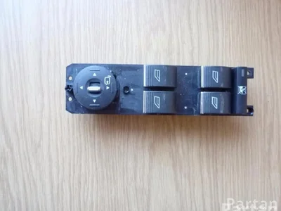 Ford AM5T-14A132-GB / AM5T14A132GB B-MAX (JK) 2014 Bouton de lève-vitre - Image 1