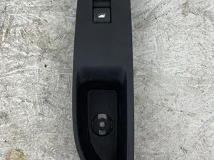 Opel 9840530780 Astra L Hatchback 2023 Bouton de lève-vitre