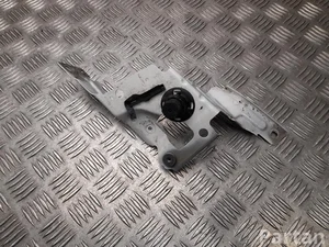 BMW 8 739 317 / 8739317 i4 (G26) 2024 Uchwyt błotnika z lewej