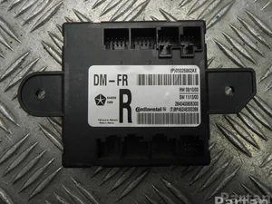 Lancia P05026862AE VOYAGER MPV (404_) 2013 Unité de commande pour porte