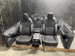 Tesla MODEL 3 2025 Fotele, Kanapa, Komplet Panel drzwi Podłokietnik 