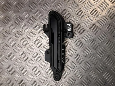 Tesla 1528114-00-D / 152811400D Model Y 2022 Poignée de porte Left Front - Image 1